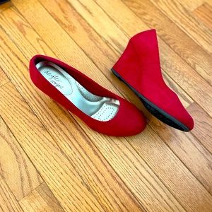 Red wedge heels